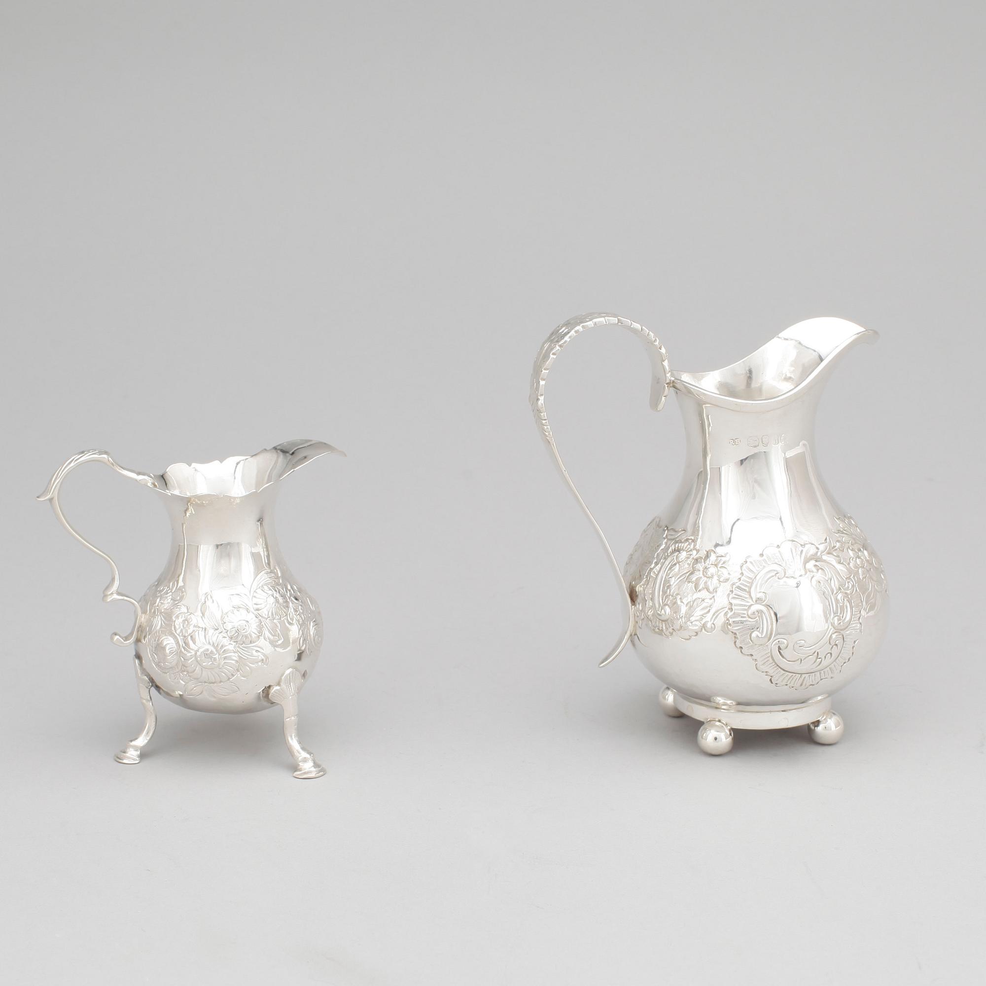 GRÄDDKANNOR, 2 st, silver, bland annat Robert Harper, 1863, totalvikt ca 246g.