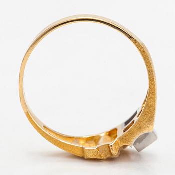 Björn Weckström, ring, "Amalthea", 18K guld, platina och diamant ca 0.06 ct enligt gravyr. Lapponia 1980.