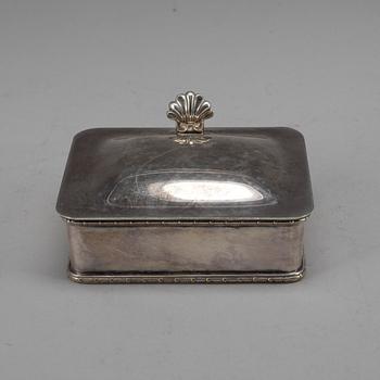 PARTI SILVER, 2 delar, bla Nils Leonard Dahlström, Örebro 1864. Total vikt ca 127 gram.