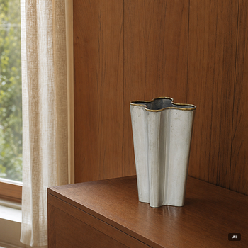 Björn Trägårdh, A 'Wave' vase for Svenskt Tenn, marked F11.