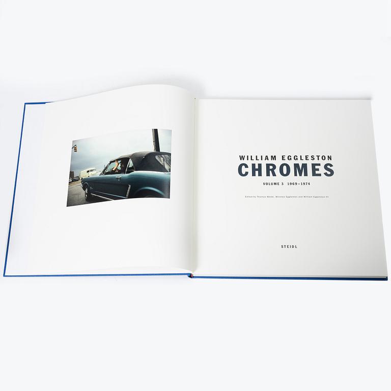William Eggleston, Box med tre böcker "William Eggleston Chromes vol. 1-3" utgiven av Steidl. En bok signerad.