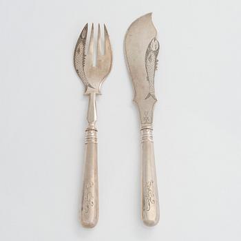 A pair of silver fish serving utensils, maker's mark of Peter Silventoinen, St. Petersburg 1882-1889, in original case.