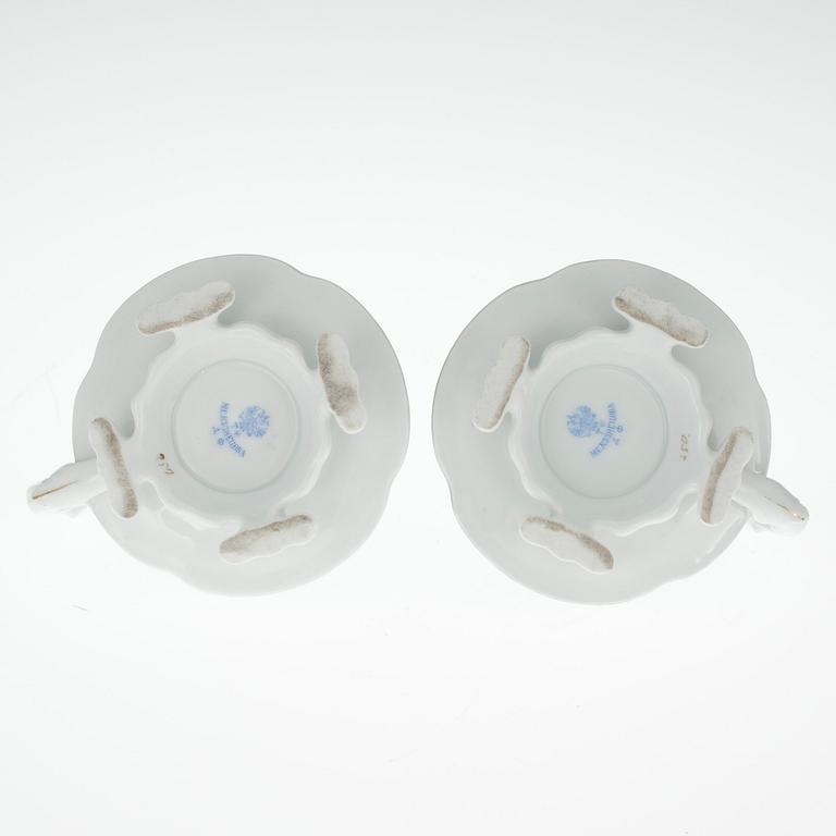 LJUSSTAKAR, ett par, porslin, M.S Kuznetsov, Dmitrov fabriken 1892-1917,  Ryssland.