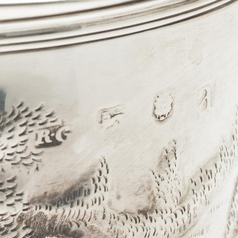 Richard Gosling, dryckeskanna, silver, London 1736.