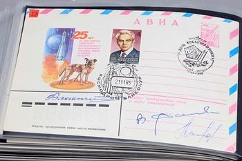 AUTOGRAFER I ALBUM, huvudsakligen av Kosmonauter, 1961-1988.