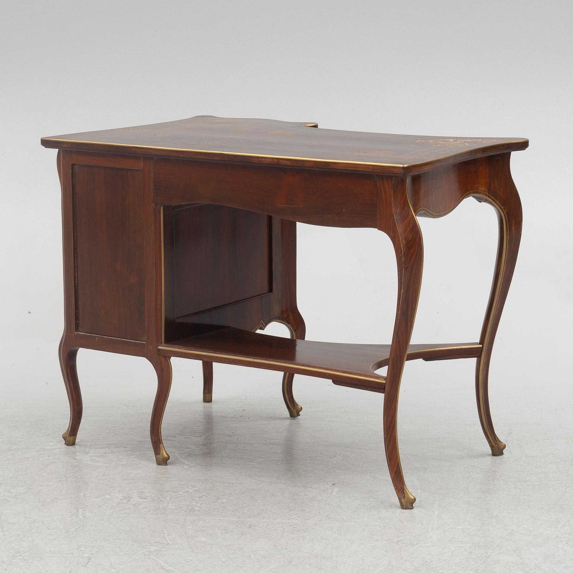 An early 20th Century Art Nouveau desk, Germany, stamp J Groschkus, Berlin.