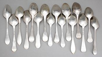 MATSKEDAR, 16 st olika, silver, olika mästare och städer, bla Anders Törnqvist dä, Åbo, 1700-1900-tal. Tot ca 826 gram.
