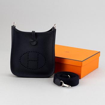 Hermès, an 'Evelyn' leather handbag.