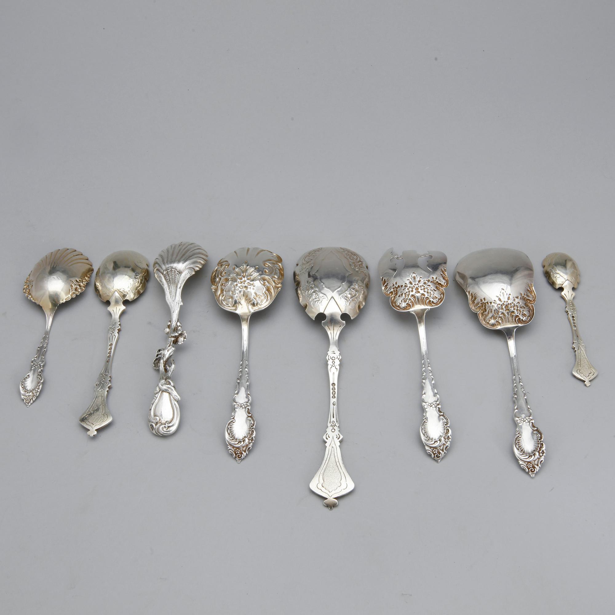 PARTI SKEDAR, silver, eklektisk- resp rokokostil, mest London och 1800-tal. Tot ca 830 gram.