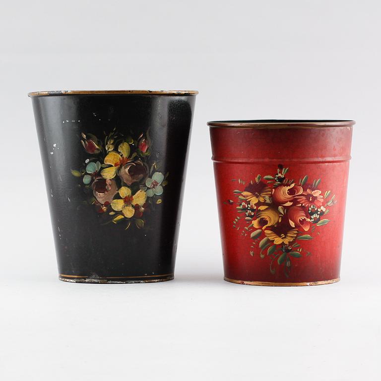 PAPPERSKORGAR, 2 st, 1900-talets mitt.