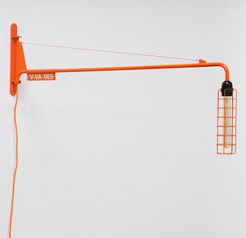 Virgil Abloh, vägglampa, "Petite Potence", ed. 005/300, Virgil Abloh c/o Vitra Spin-Off Collection, Vitra, 2019.