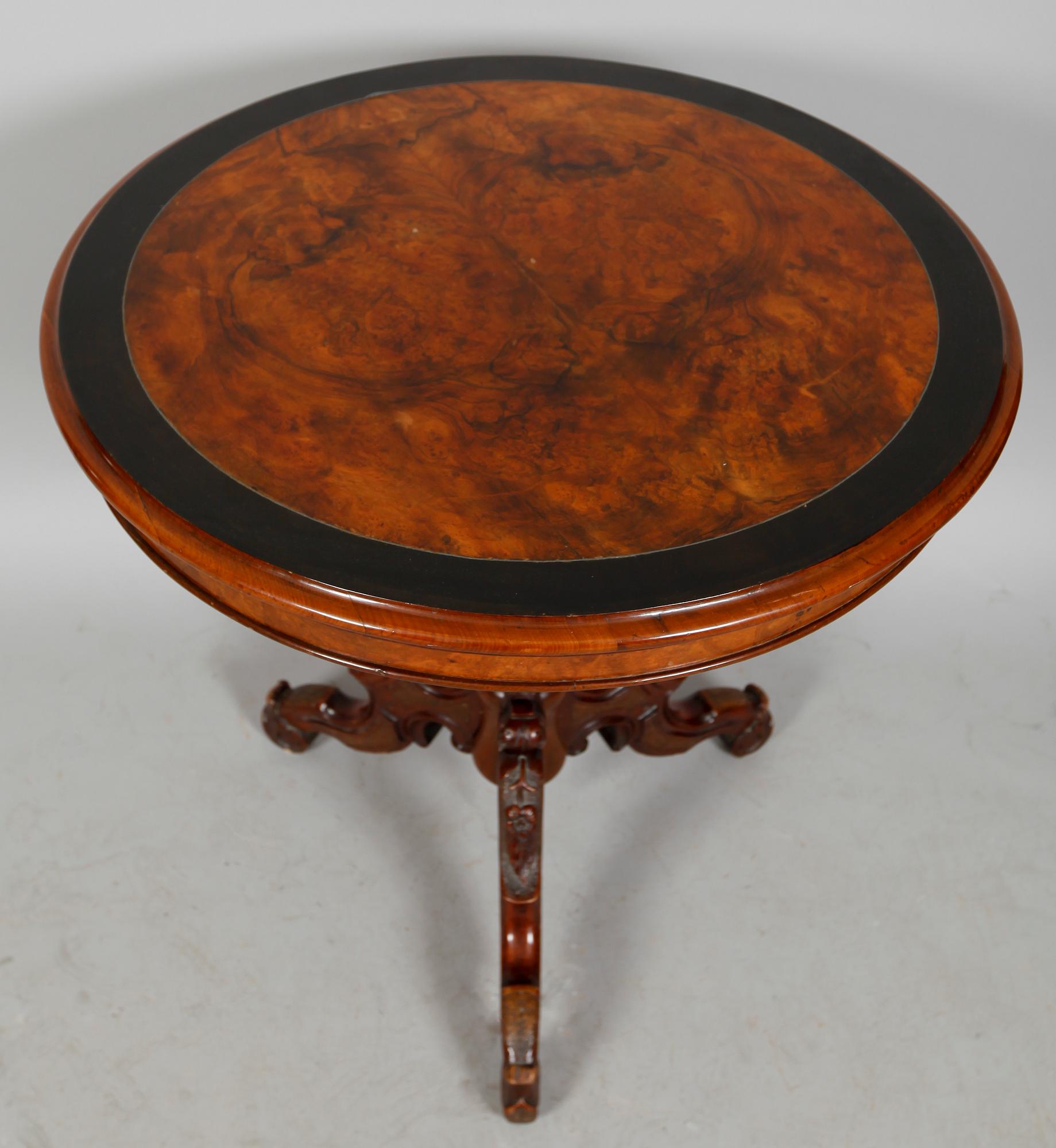 BORD, nyrokoko, sent 1800-tal.