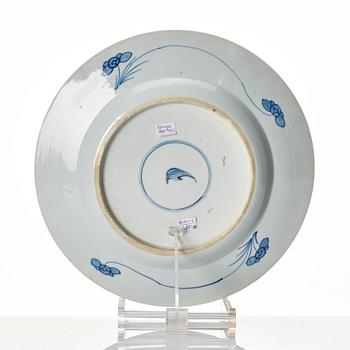 Tallrikar, sex stycken, porslin. Qingdynastin, Kangxi (1662-1722).