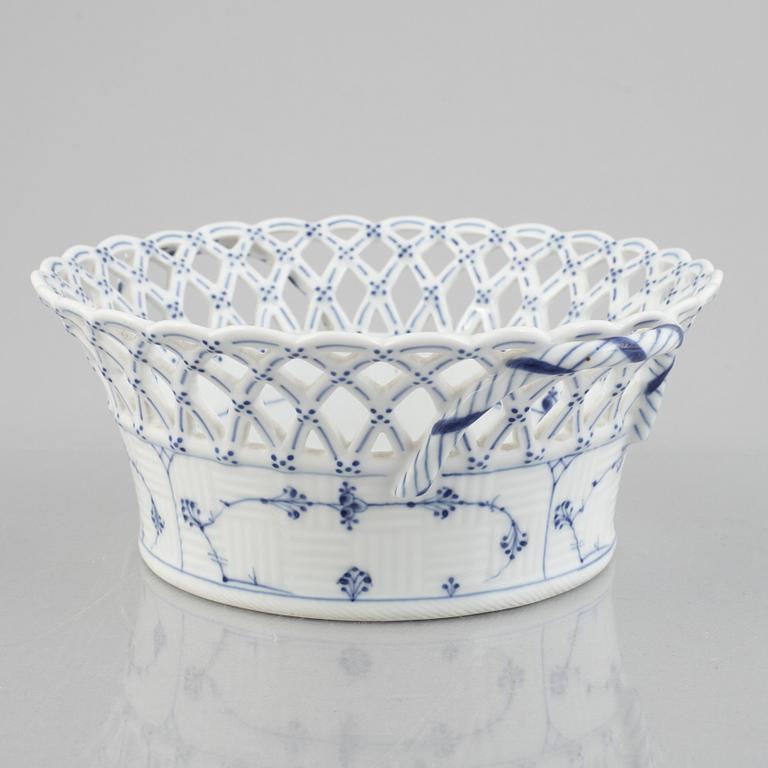 A 'Blue Fluted Full Lace' porcelain fruit basket with stand, Royal Copenhagen, model 1052 and 1098, 1898-1923.