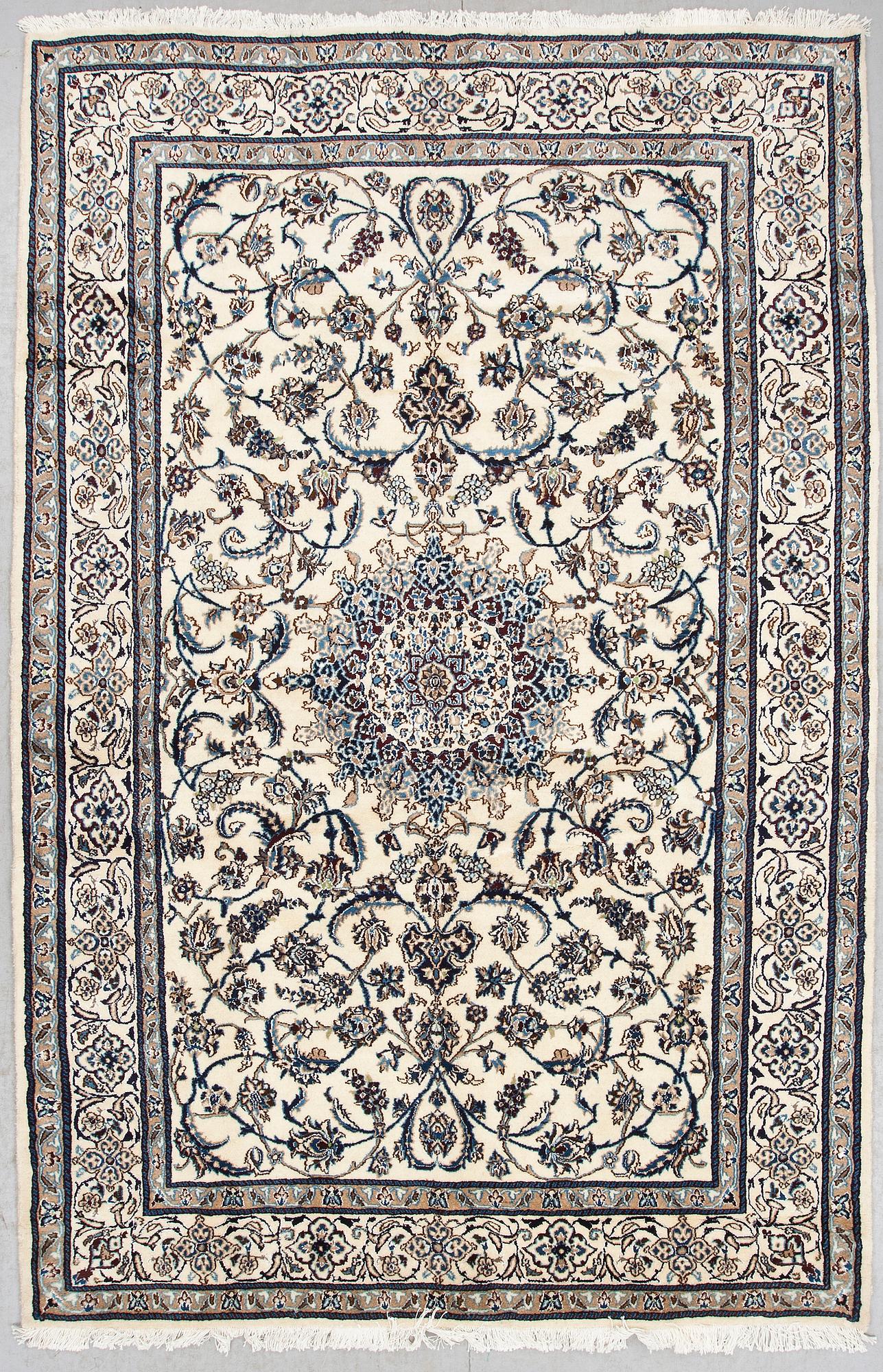 MATTA, Nain, part silk, 1900-talets slut, ca 296 X 196 cm.
