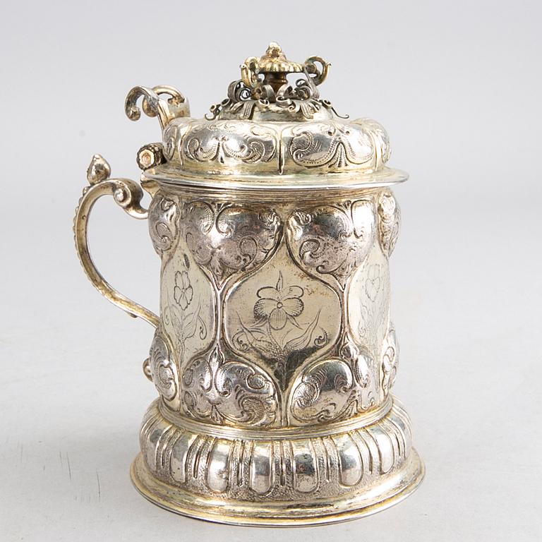 A German 17th century silver-gilt tankard, mark of Philipp Plapert, Nürnberg (1637-1665).