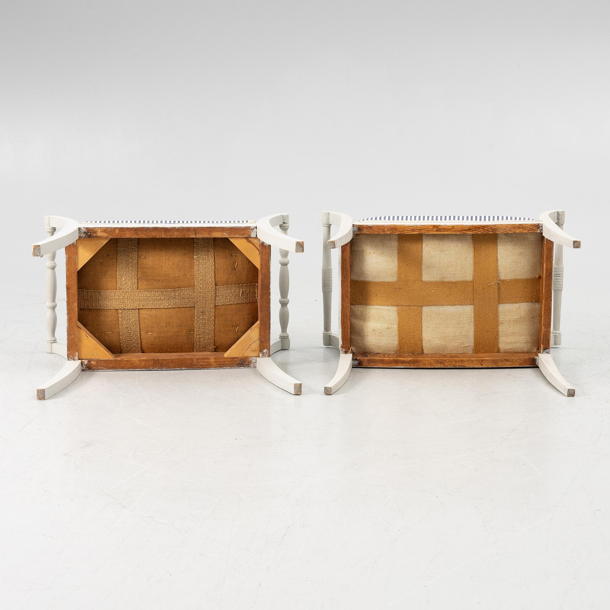 Taburetter, 2 st snarlika, tidigt 1900-tal.