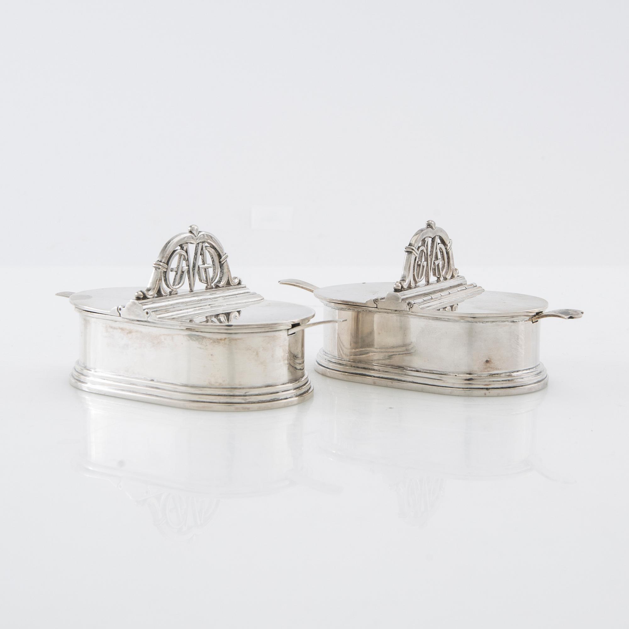 Kryddkar 2 st Atelier Borgila och Lars Cederberg sterlingsilver och silver Stockholm 1934 samt Göteborg 1960.