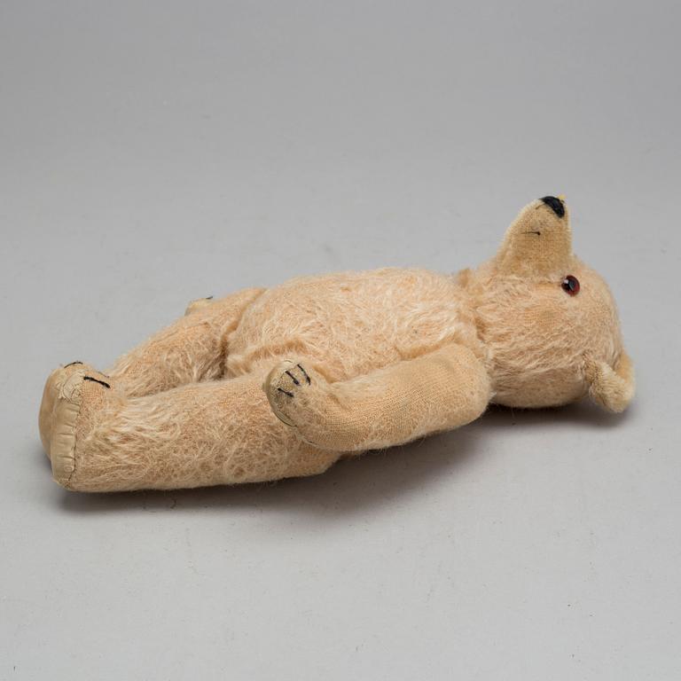 Three teddybears one marked Steiff, first half of the 20th century.