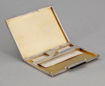 CIGARETTETUI MED ASK, silver, K Andersson, Stockholm, 1900-talets första hälft.