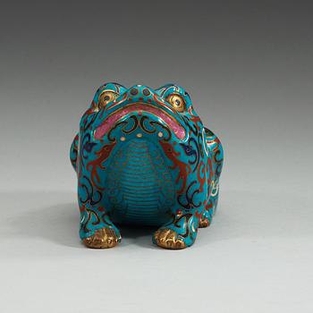 A cloisonné censer with cover in the shape of a frog, Qing dynasty (1644-1912).