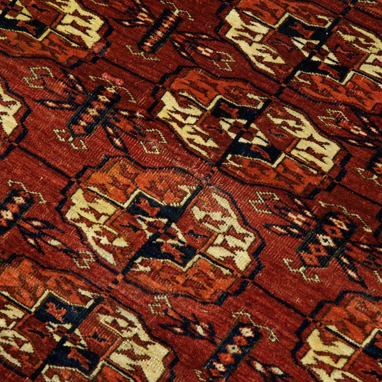 A rug, Antique Tekke, ca 115 x 115 cm.