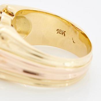 Ring WA Bolin 18K guld med rubiner och runda briljantslipade diamanter.