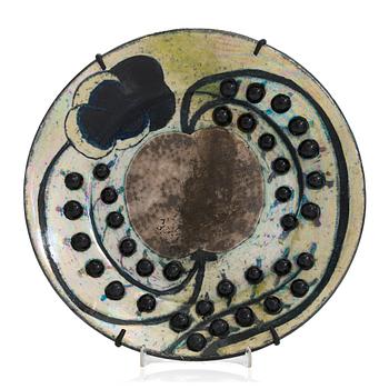 Birger Kaipiainen, a decorative stoneware plate, signed Kaipiainen, Arabia.