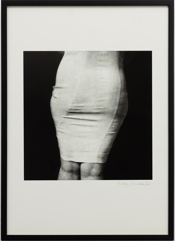 Tuija Lindström, "The skirt".