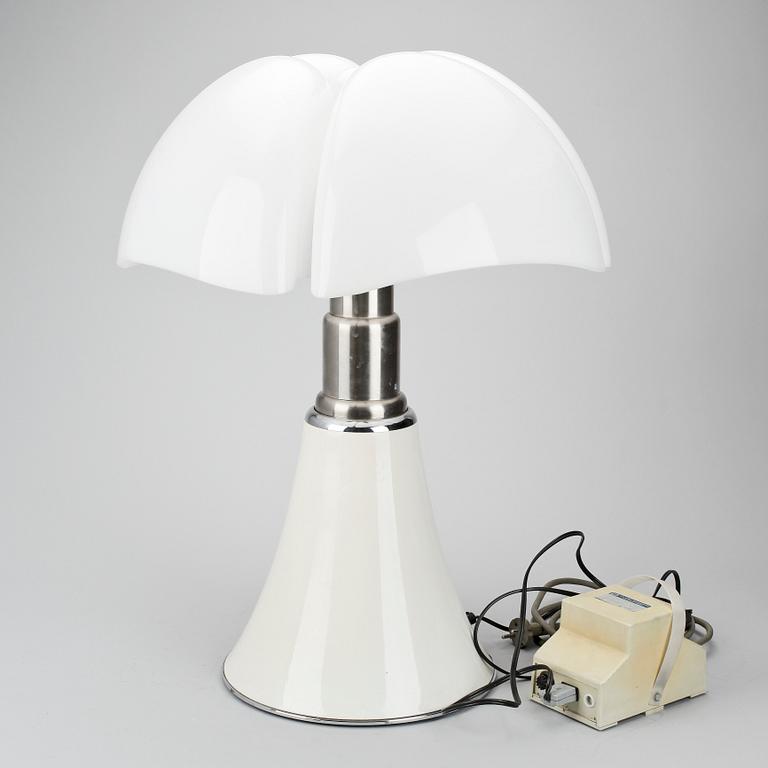 BORDSLAMPA, "Pipistrello", Gae Aulentis för Martinelli Luce. Formgiven 1965.