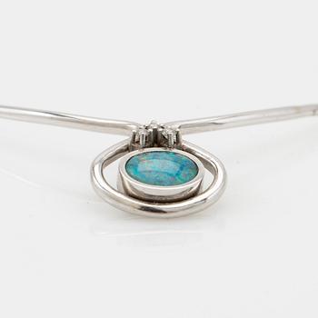 Collier, 18K vitguld med opal och briljantslipade diamanter.