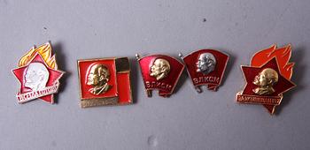 MEDALJER OCH PINS, Ryssland. 9 delar.