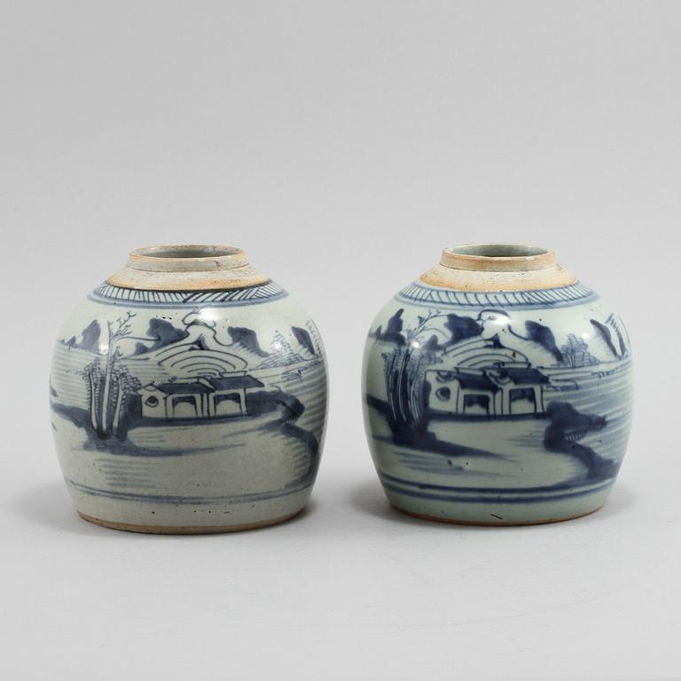 BOJANER, ett par, porslin, Kina, 1800-tal.