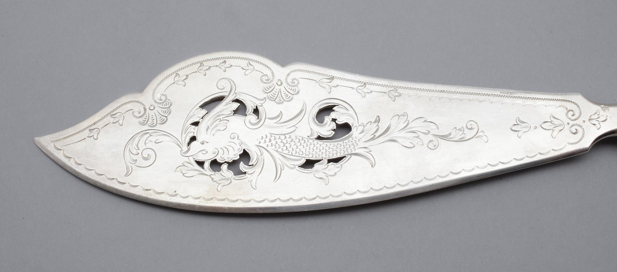 FISKSPADE, silver, Ryssland, 1900-talets första hälft. Vikt ca 143 gram.