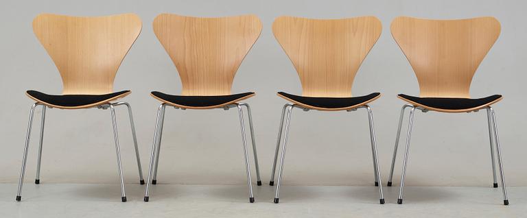 STOLAR, 4st, "Sjuan", Arne Jacobsen, Fritz Hansen, ettikettmärkta 1993.