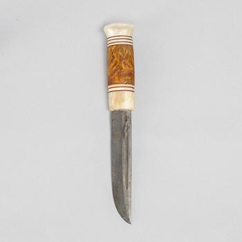 Ingvar Svonni, a reindeer antler knife, signed.