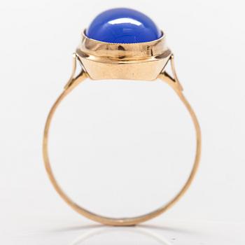 A 14K gold ring with a calcedone.