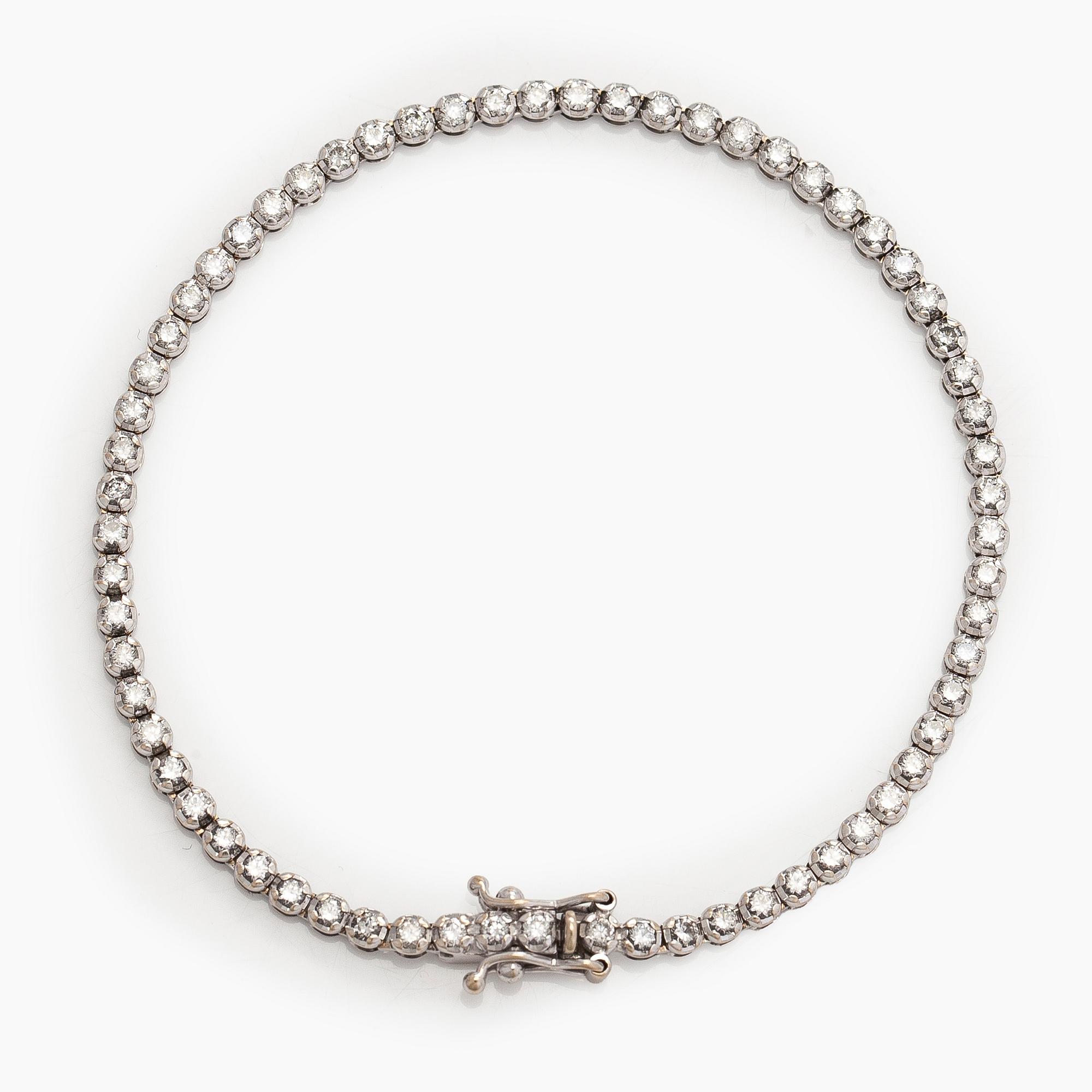 Tennis bracelet, brilliant-cut diamonds totalling 2.70 ct, 18K white gold, Italy.