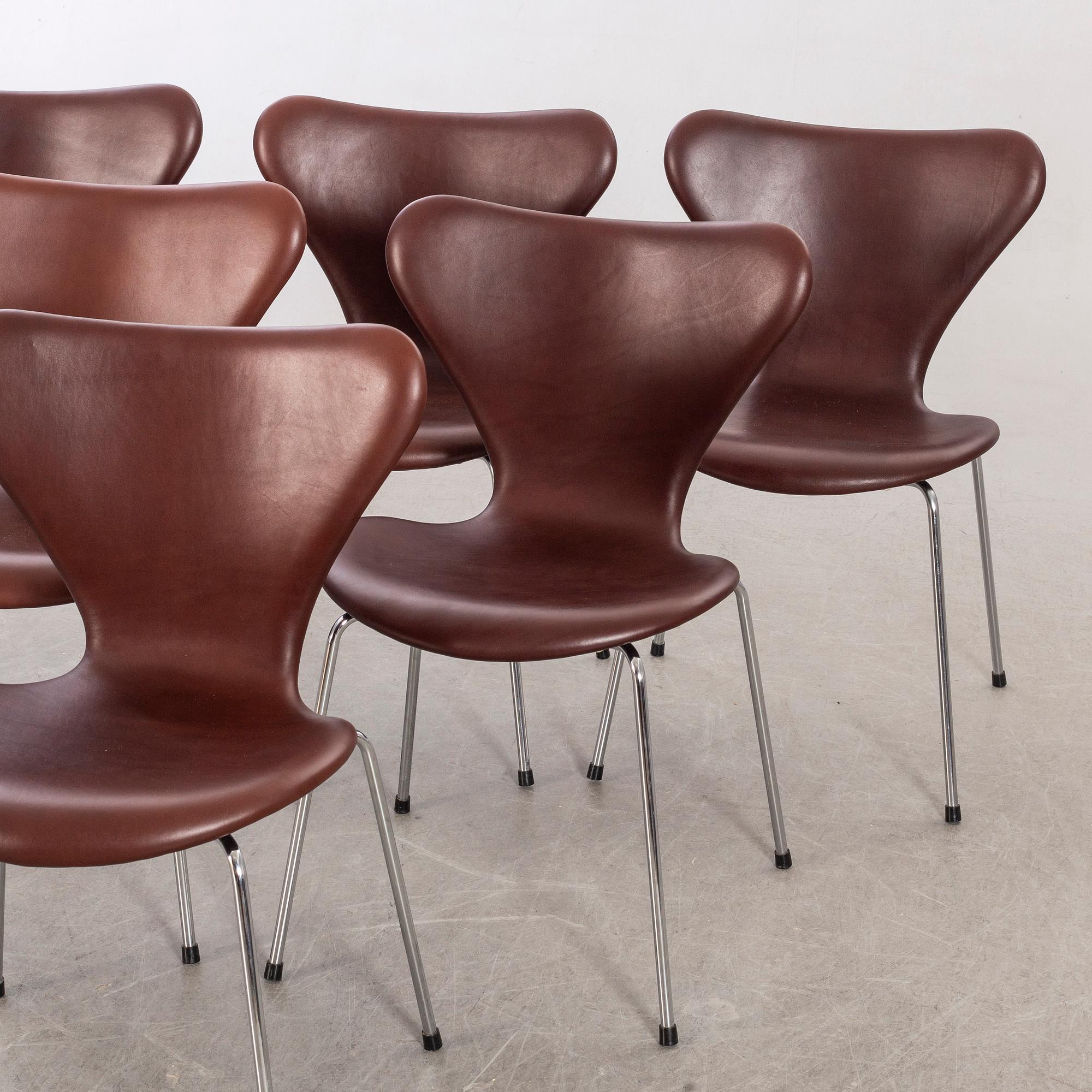 ARNE JACOBSEN, stolar, 6 st, "Sjuan", Fritz Hansen, Danmark.