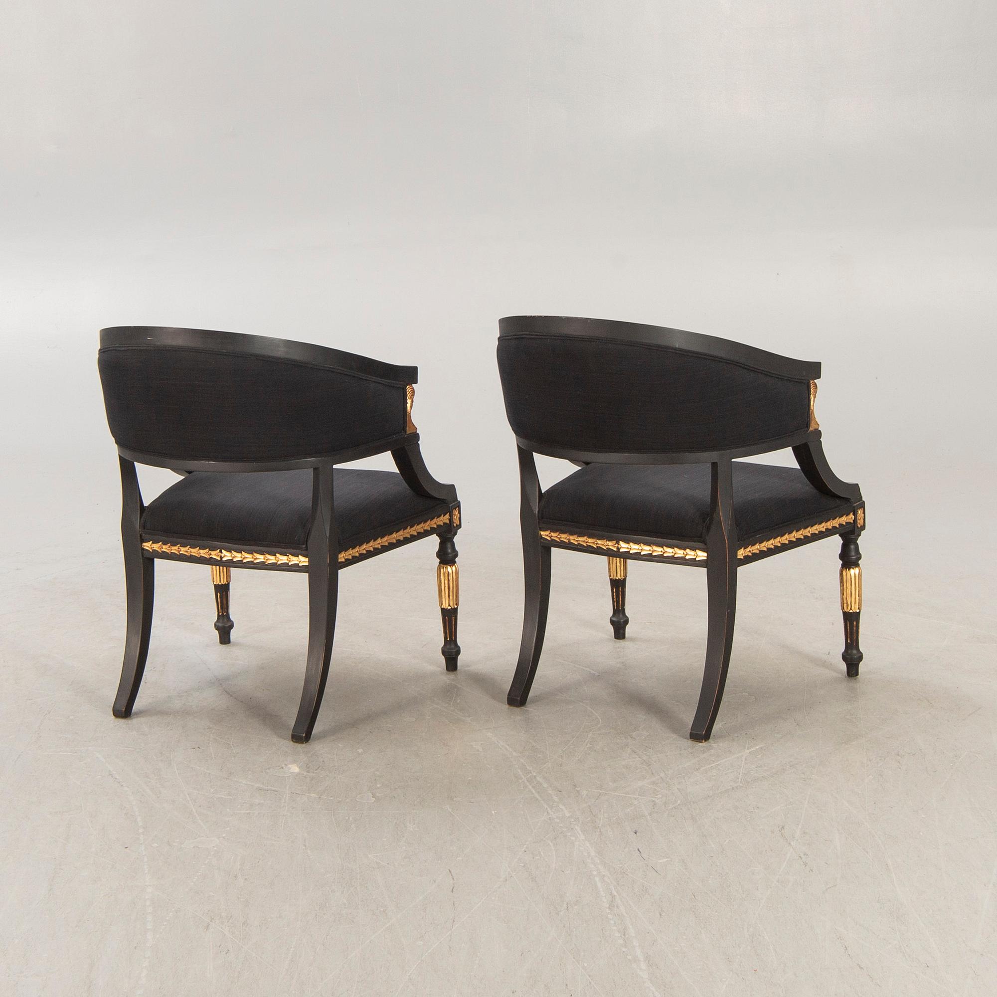 Baljfåtöljer ett par Gustaviansk stil 2000-tal.