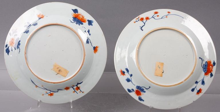 TALLRIKAR, 3 st, porslin, Kina, 1700-tal.