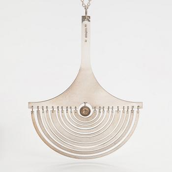 Tapio Wirkkala, Halsband "Kuunsirppi", sterlingsilver. Westerback, Helsingfors 1973.