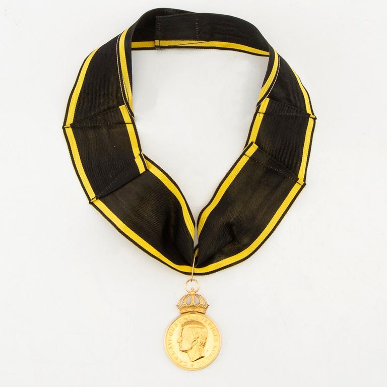 Medalj,  "För trohet och flit", 18K guld, af Kongl. Sällskapet Pro Patria, 1994.