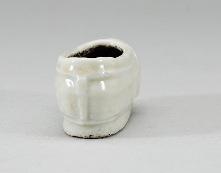 FIGURIN, blanc de chine. Qing dynasty, Kangxi (1662-1722).