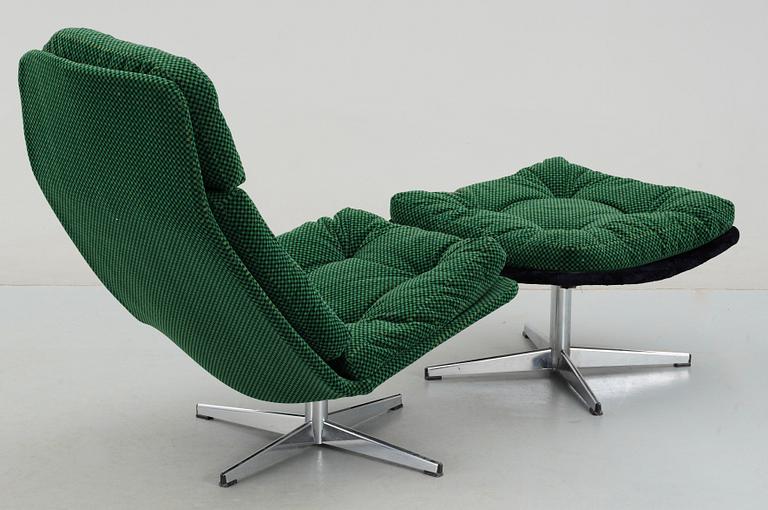 FÅTÖLJ med FOTPALL, möjligen Dux, 1960/70-tal.