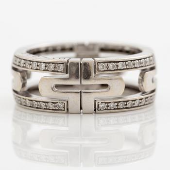 Bulgari ring 18K vitguld vitguld med runda briljantslipade diamanter "Parentesi".