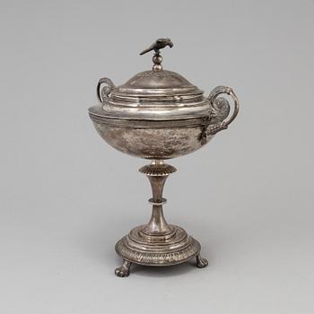 SOCKERSKÅL, silver, Carl Petter Lampa, Stockholm 1824. Vikt ca 780 gram.