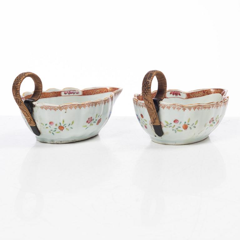 A pair of porcelain sauce bowls, China, Qianlong (1736-95).