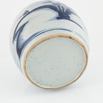 A Chinese Porcelain Ginger Jar, Qing Dynasty, 19th Century.