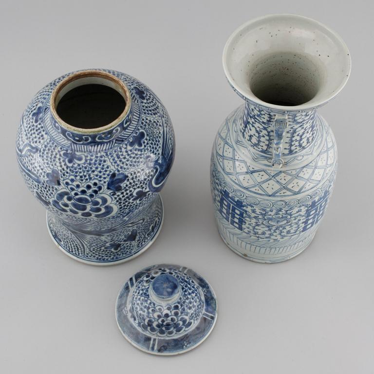 Two chinese porcelain vases from Qing Dynasty, made in the 19th century.